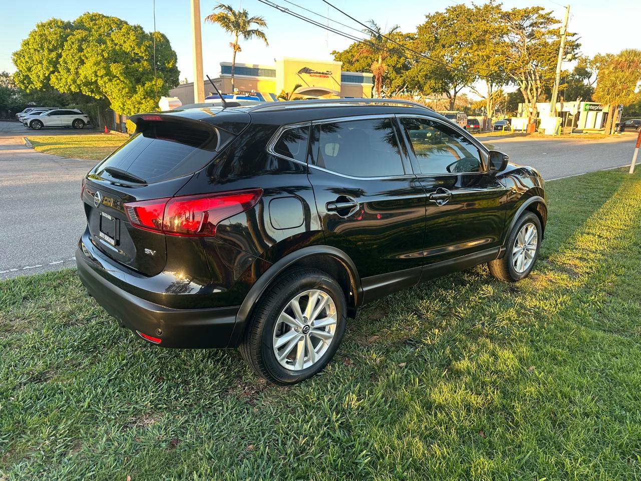 Nissan Rogue Sport S 2019