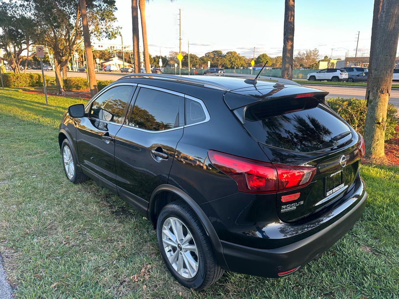 Nissan Rogue Sport S 2019