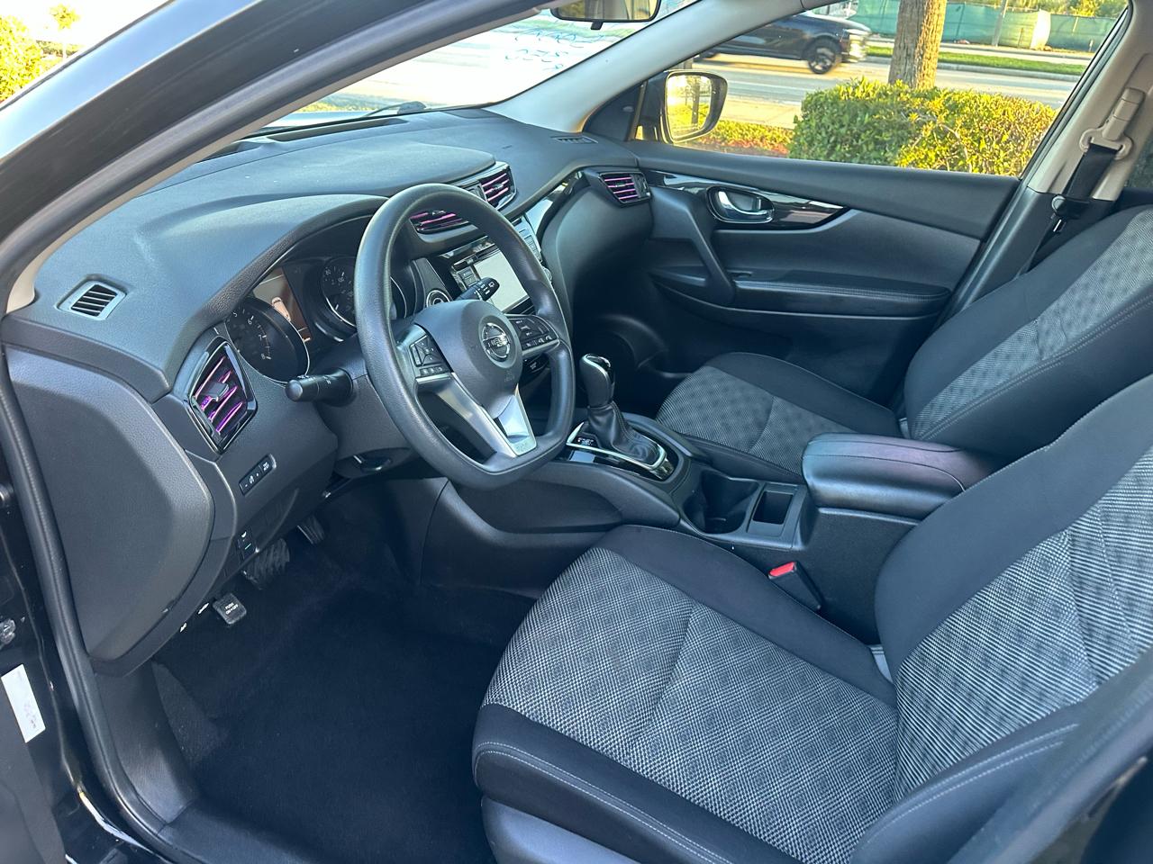 Nissan Rogue Sport S 2019