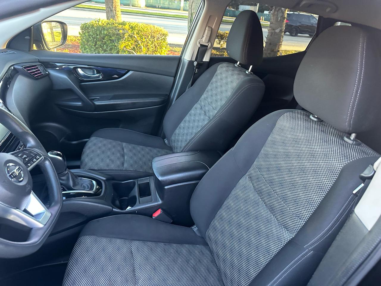 Nissan Rogue Sport S 2019