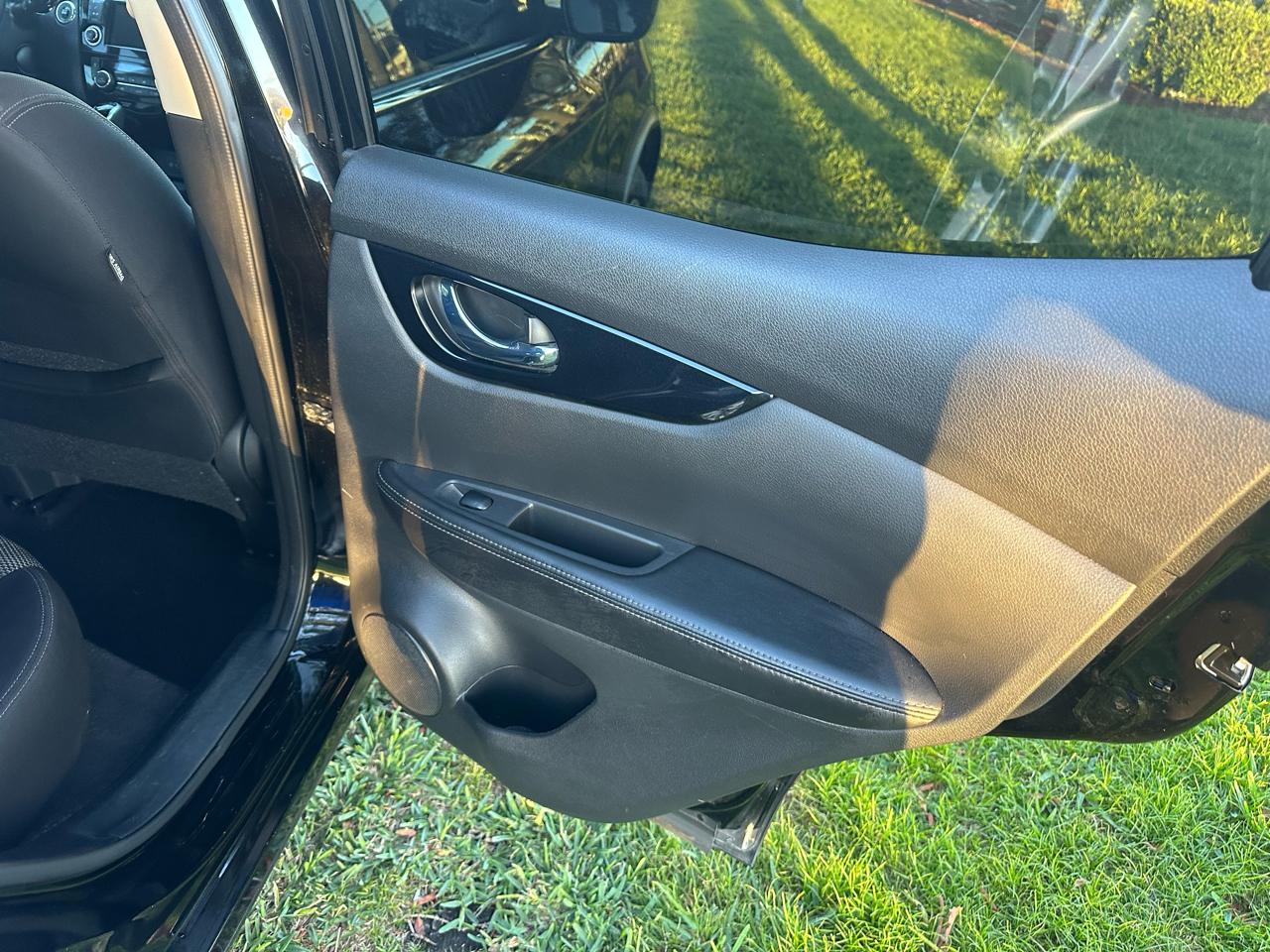 Nissan Rogue Sport S 2019