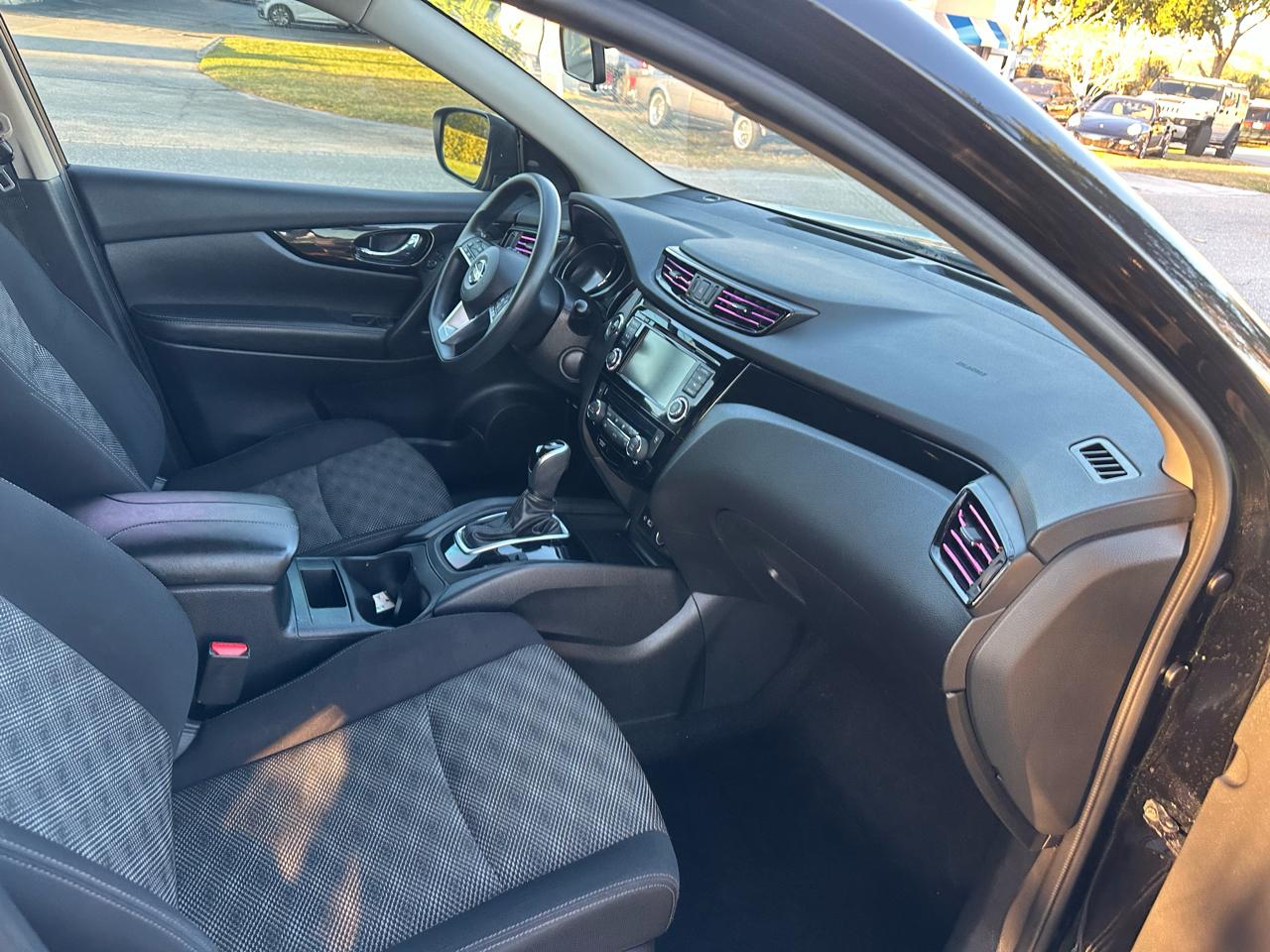 Nissan Rogue Sport S 2019