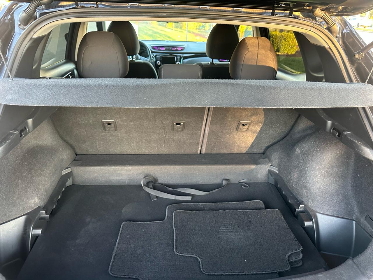 Nissan Rogue Sport S 2019