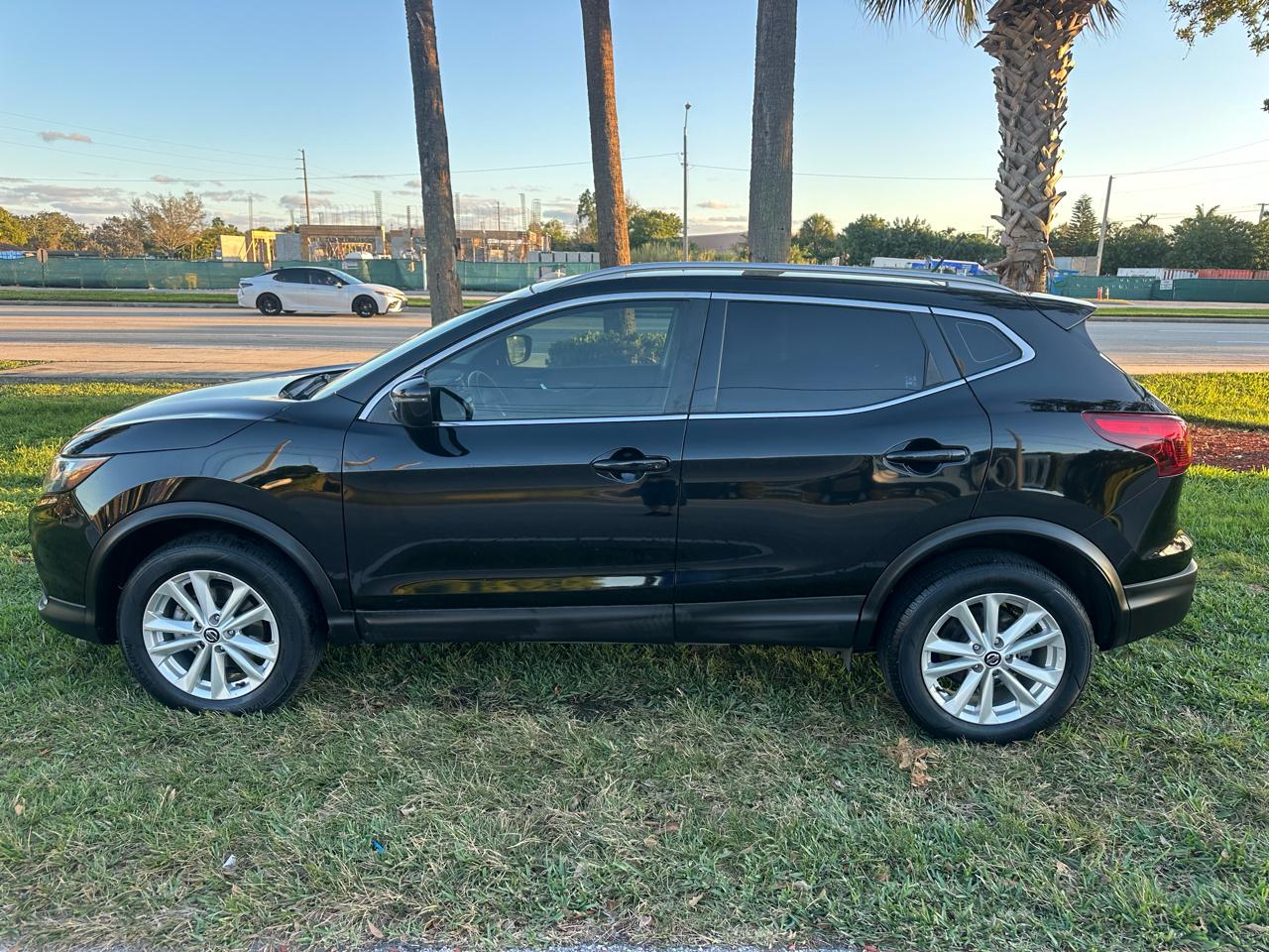 Nissan Rogue Sport S 2019