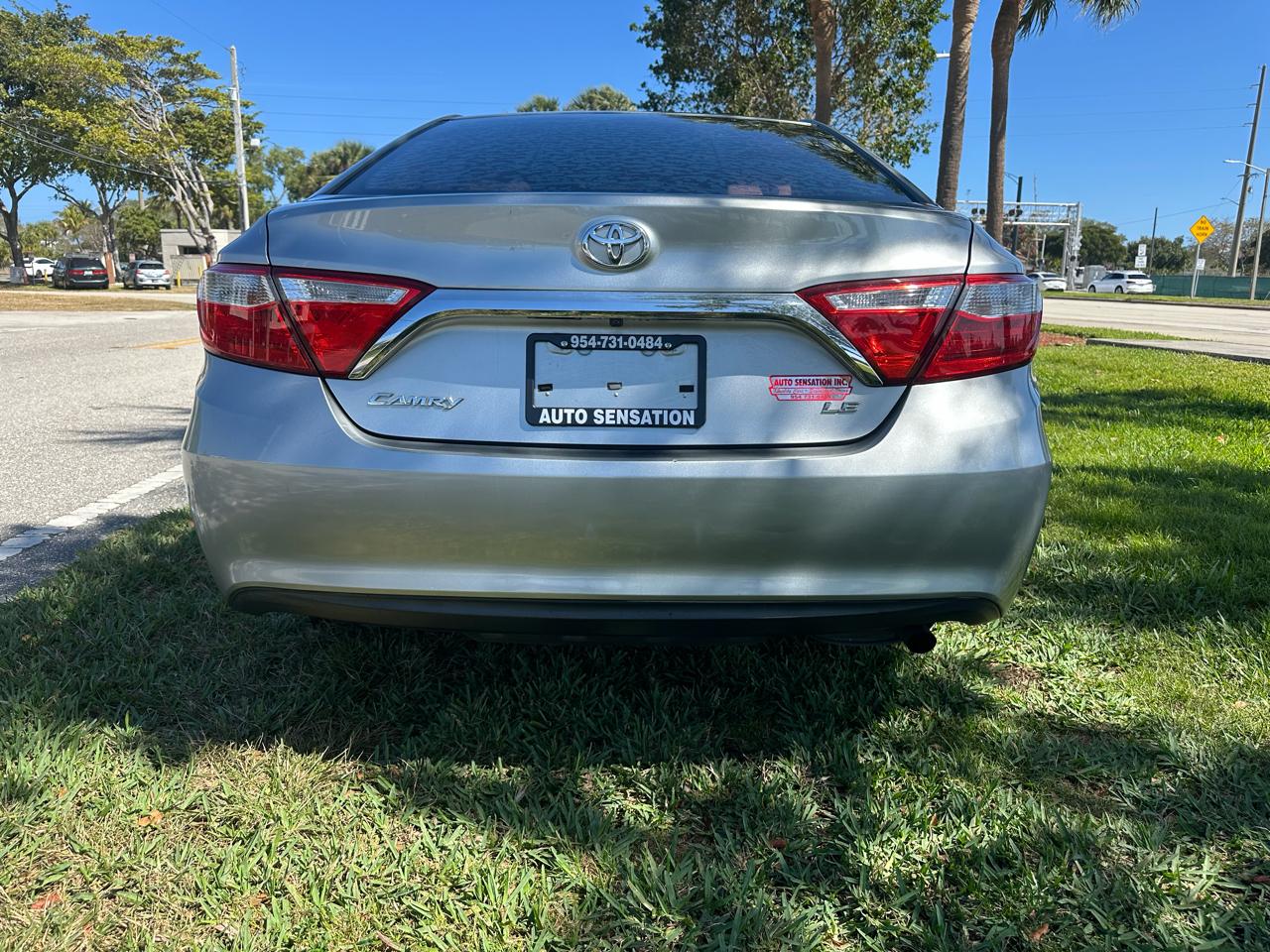 Toyota Camry SE 2015