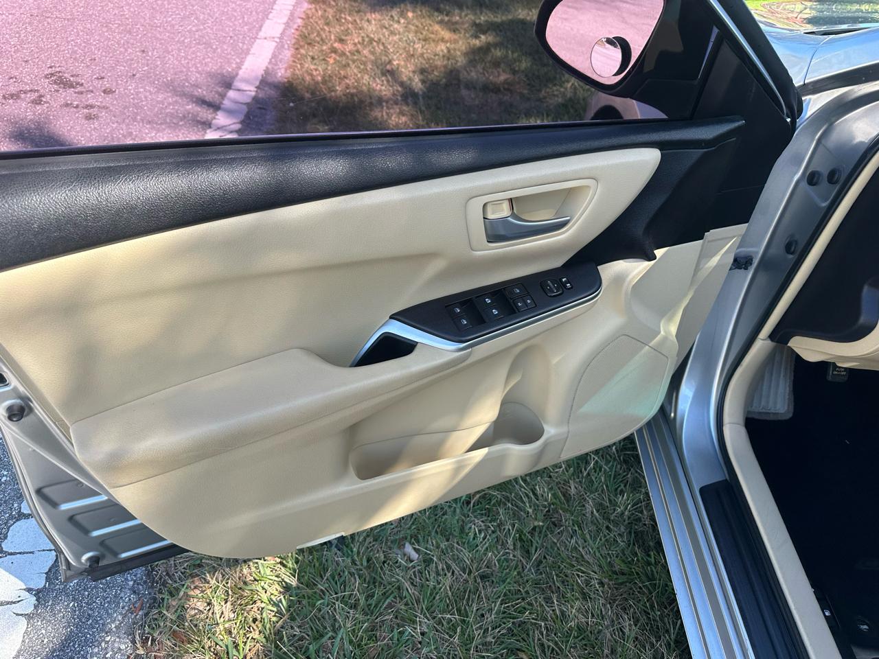 Toyota Camry SE 2015