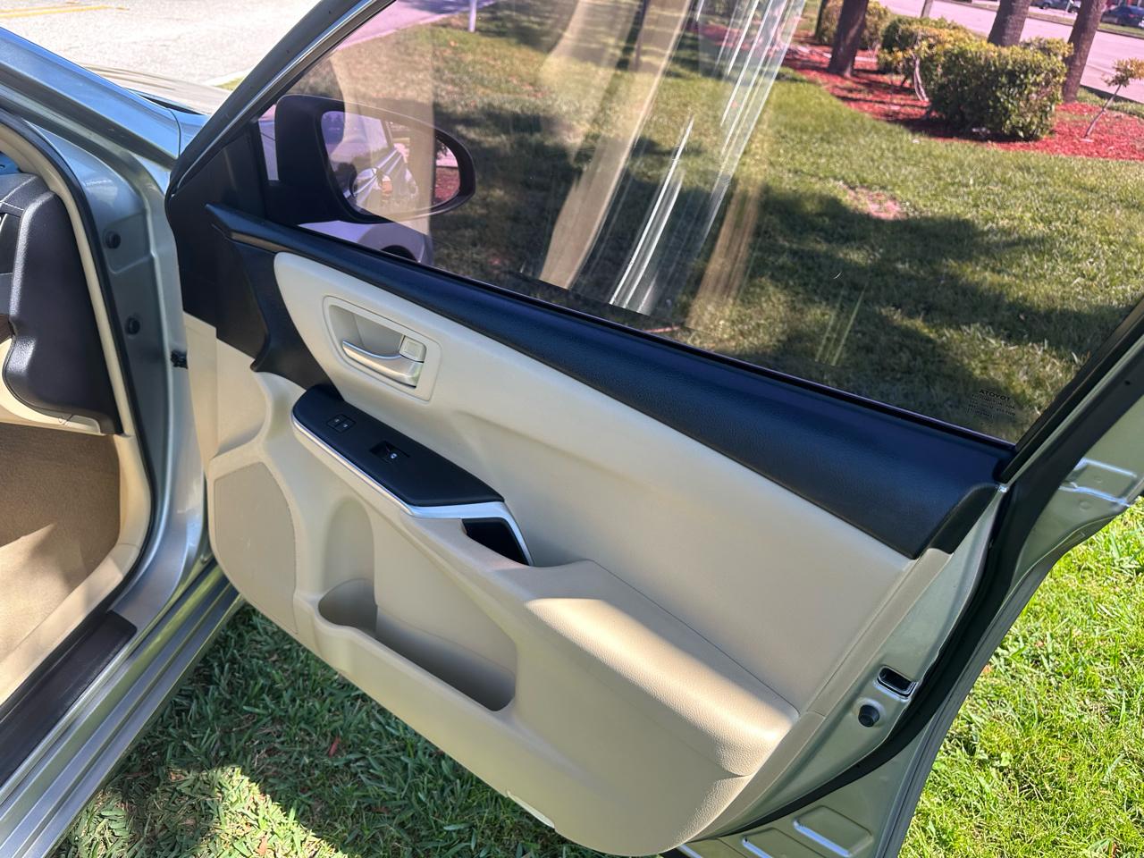 Toyota Camry SE 2015