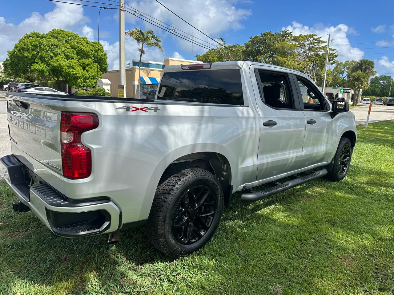 Chevrolet Silverado 1500 1LT Crew Cab 4WD 2022