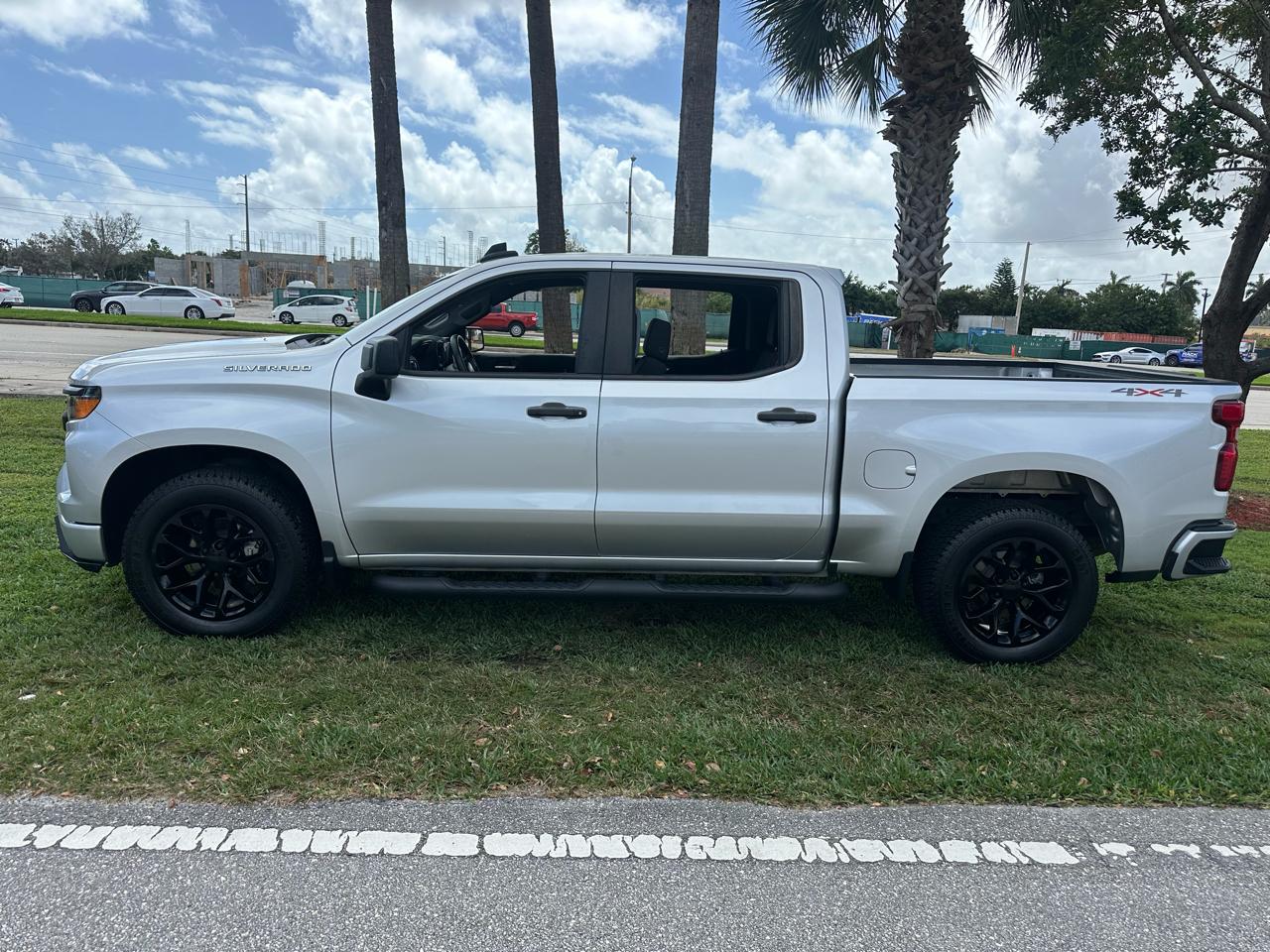 Chevrolet Silverado 1500 1LT Crew Cab 4WD 2022