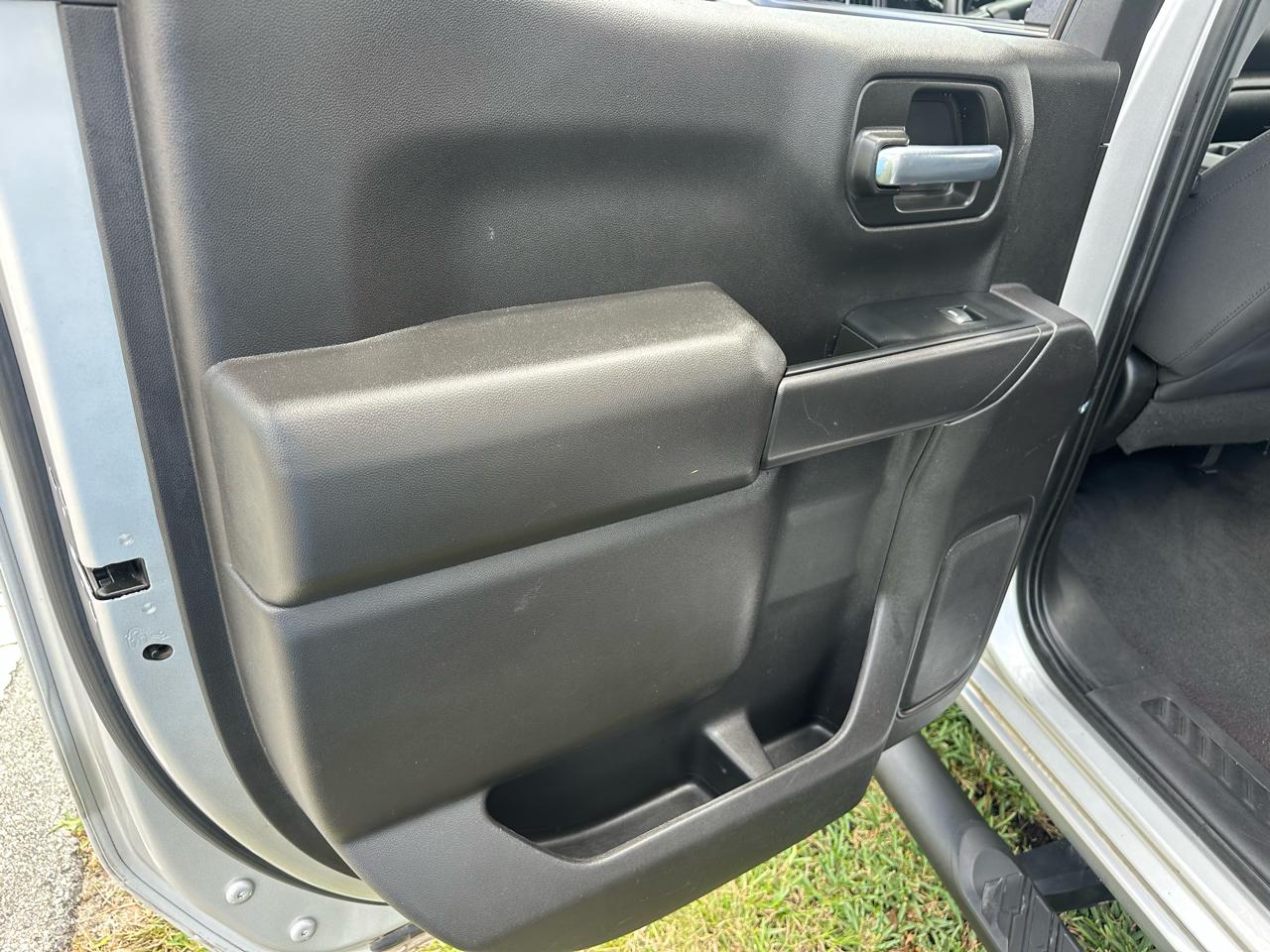 Chevrolet Silverado 1500 1LT Crew Cab 4WD 2022