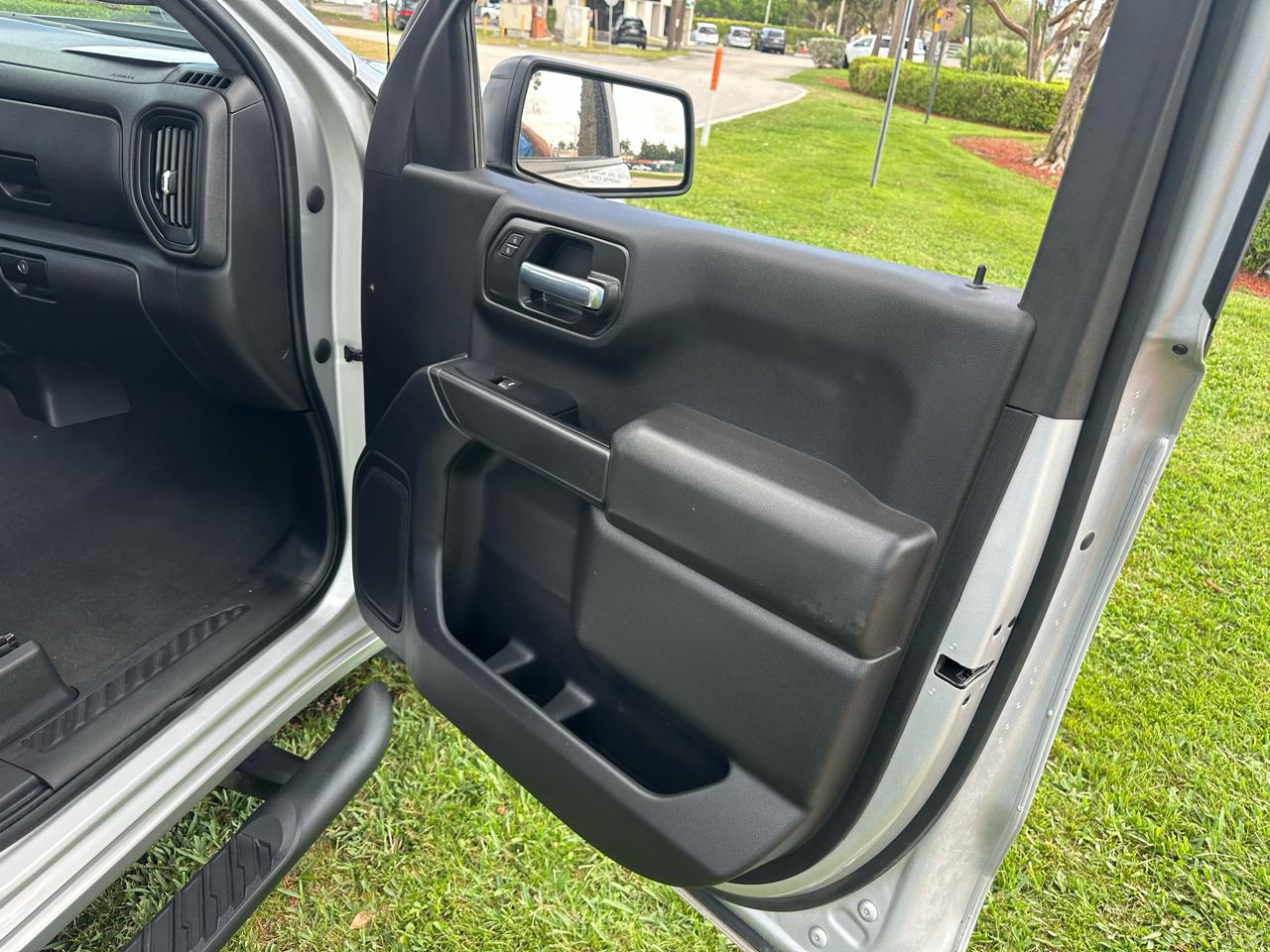 Chevrolet Silverado 1500 1LT Crew Cab 4WD 2022