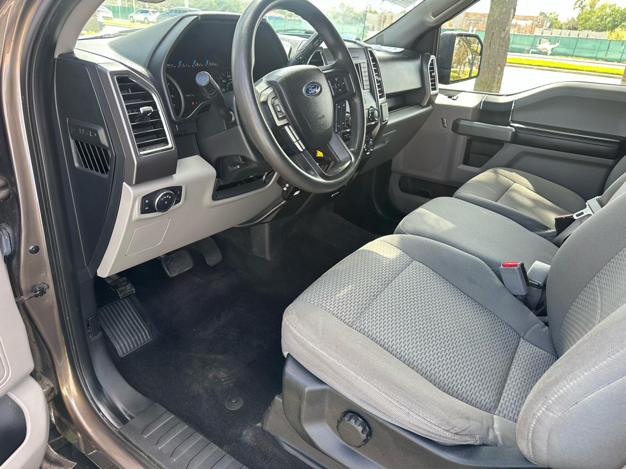 Ford F-150 4WD SuperCab 133" XLT 2016