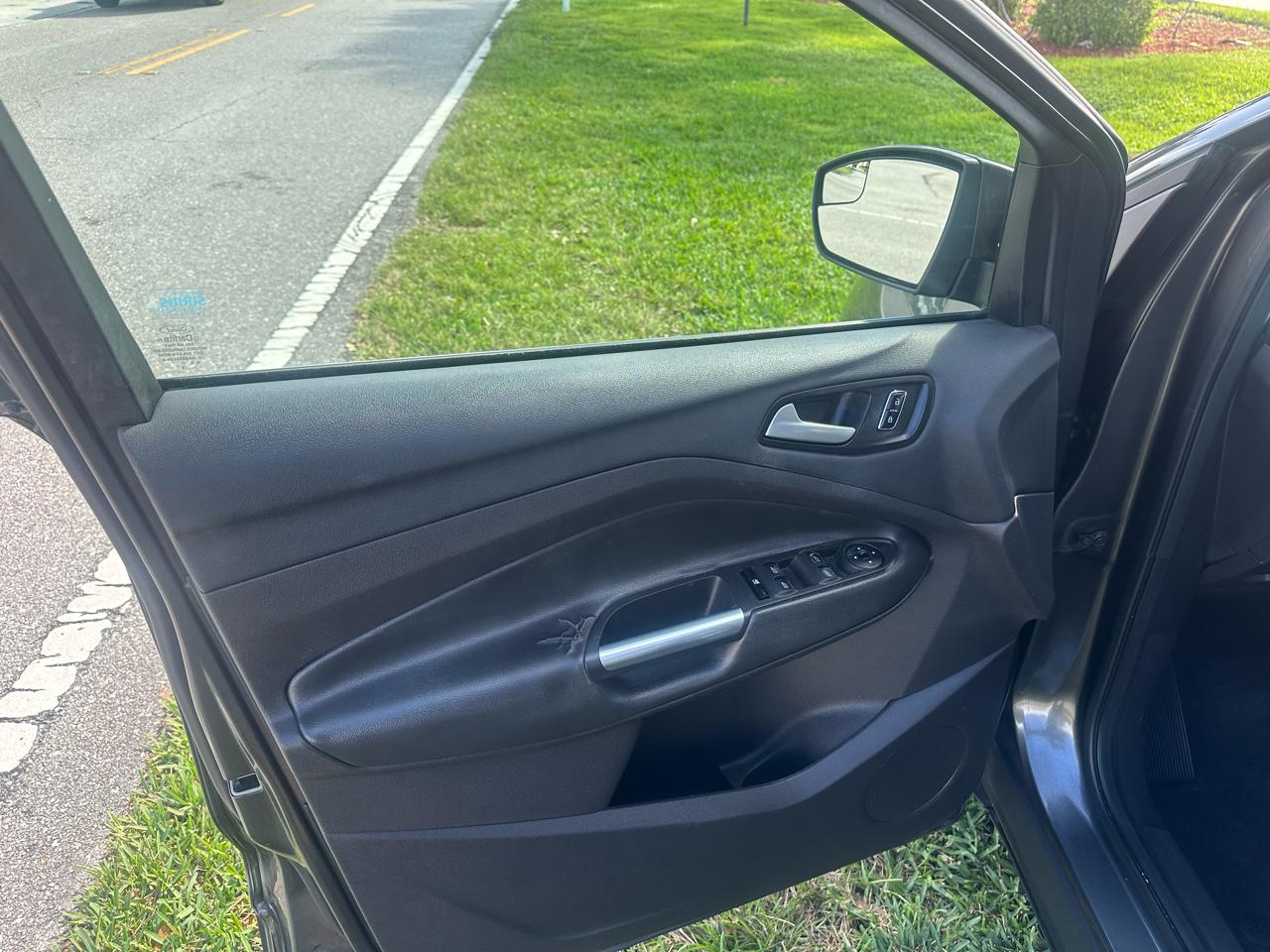 Ford Escape SE FWD 2016