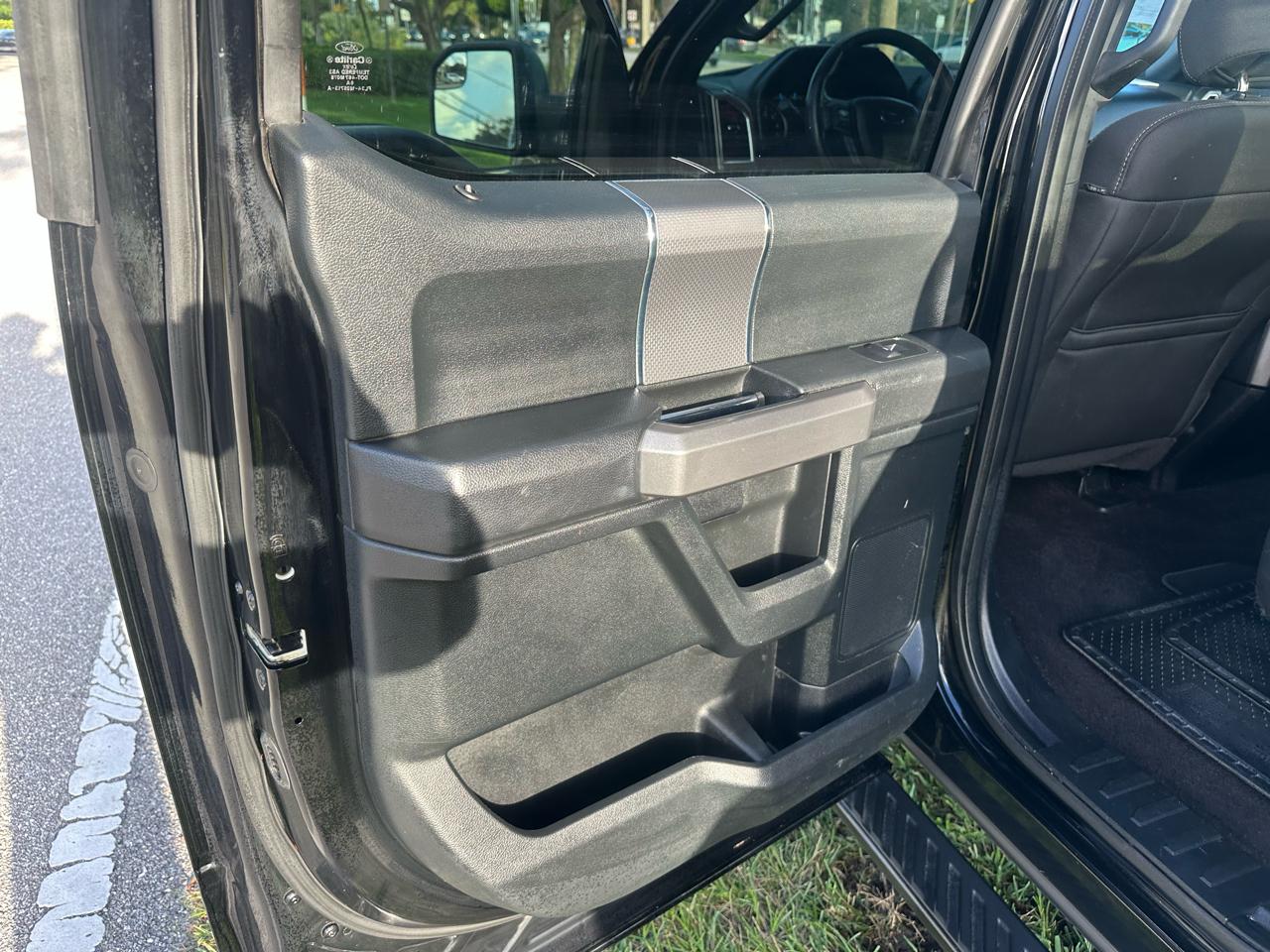 Ford F-150 4WD SuperCab 133" XLT 2016