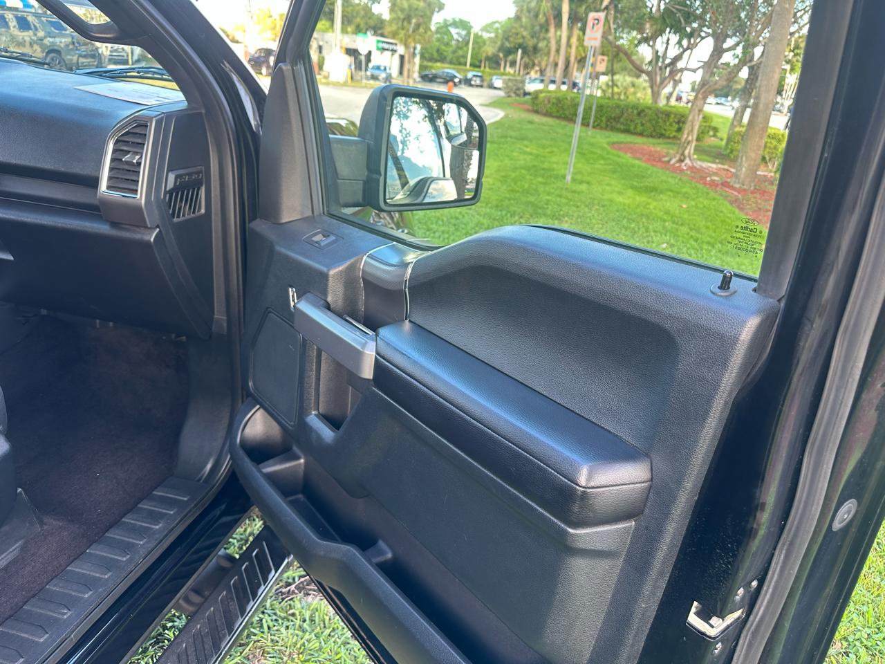 Ford F-150 4WD SuperCab 133" XLT 2016