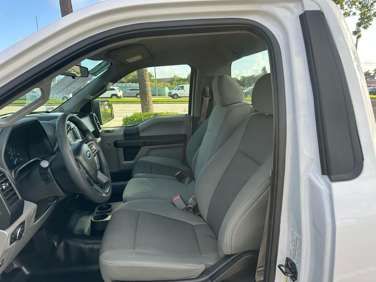 Ford F-150 2WD Reg Cab 126" XL 2016