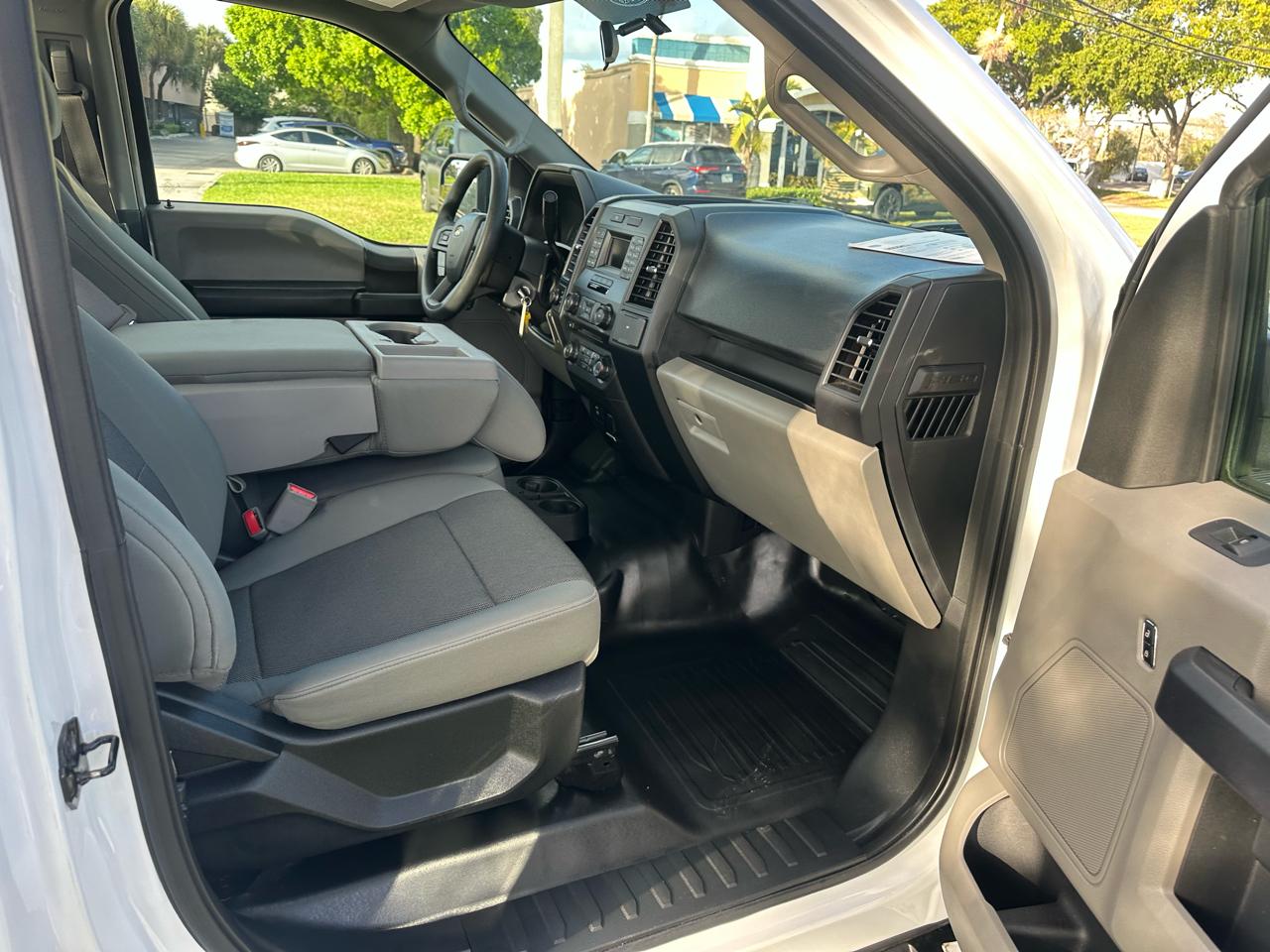 Ford F-150 2WD Reg Cab 126" XL 2016