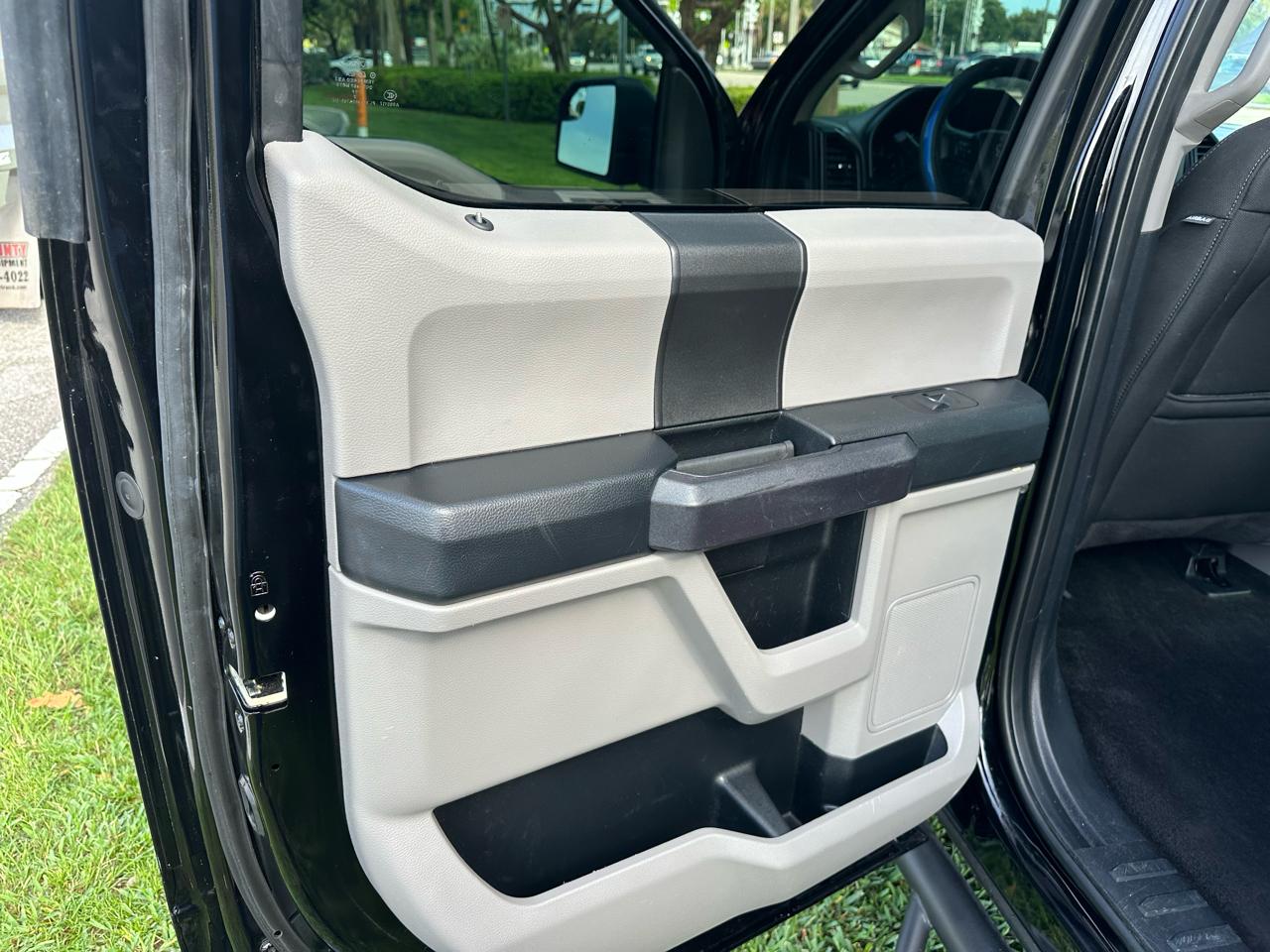 Ford F-150 2WD SuperCrew 139" XL 2018