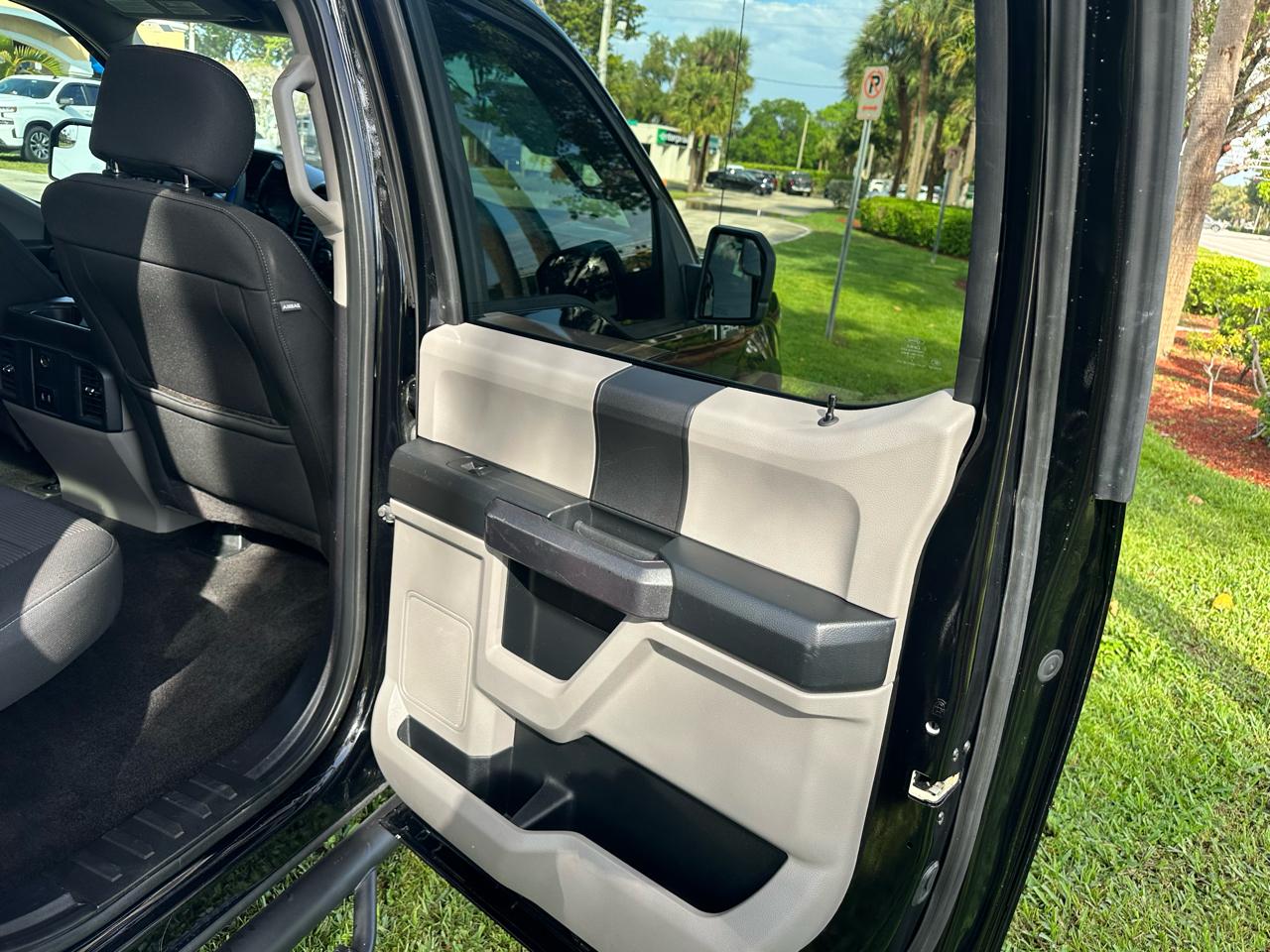 Ford F-150 2WD SuperCrew 139" XL 2018