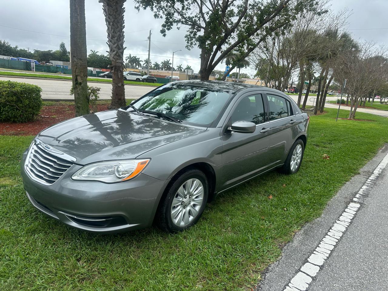 Chrysler 200 LX 2012