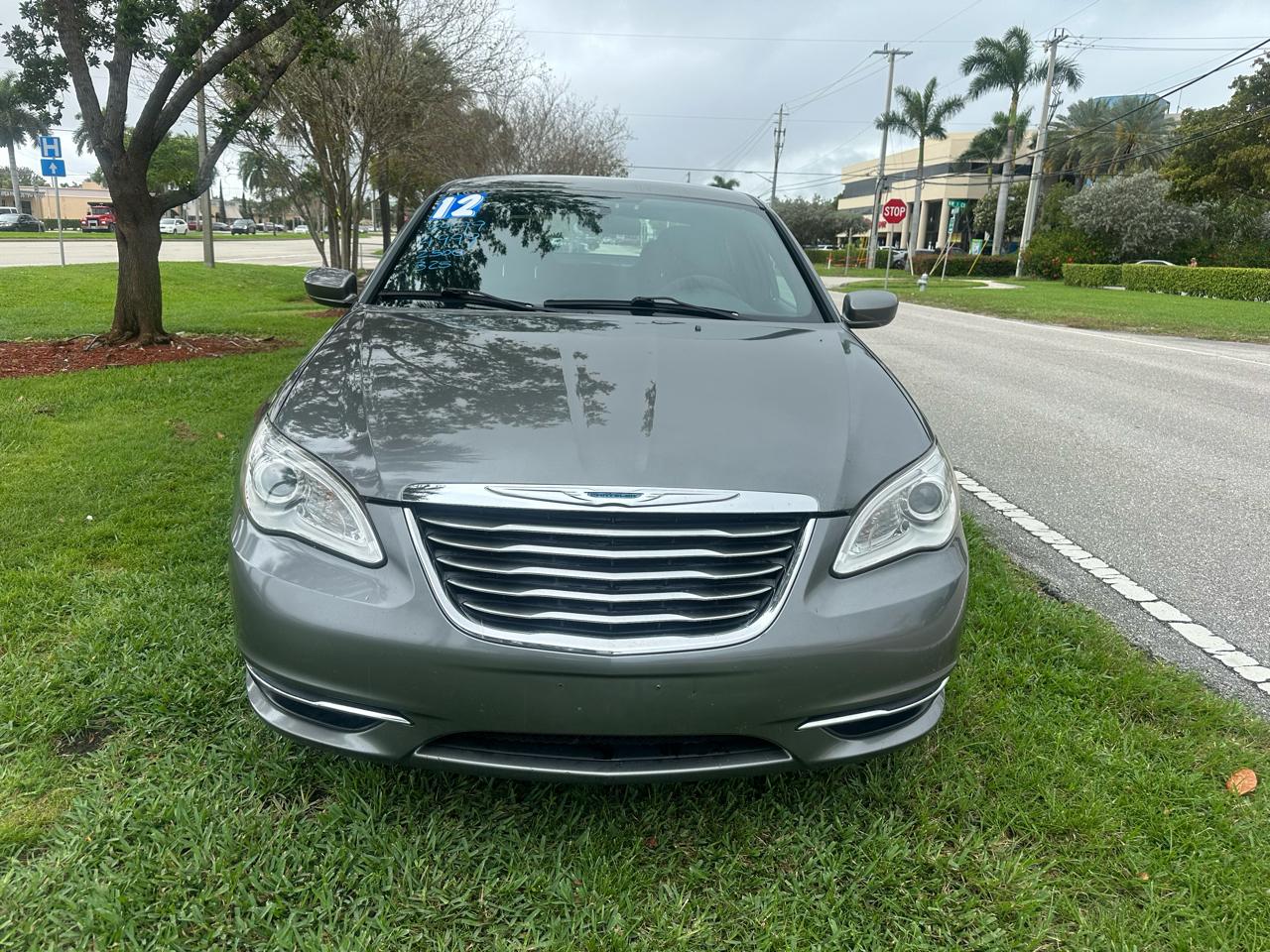 Chrysler 200 LX 2012