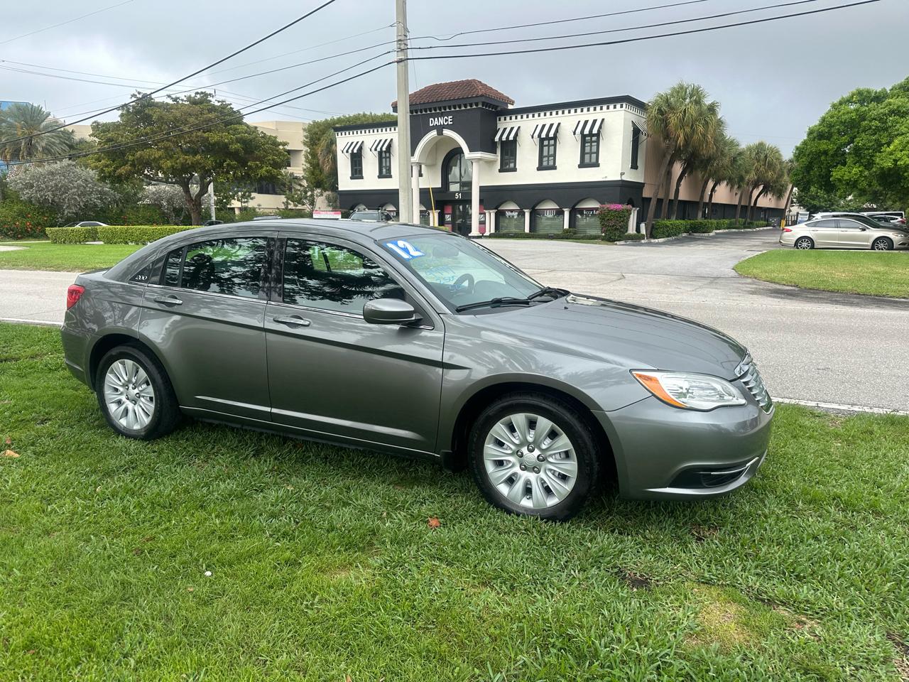 Chrysler 200 LX 2012