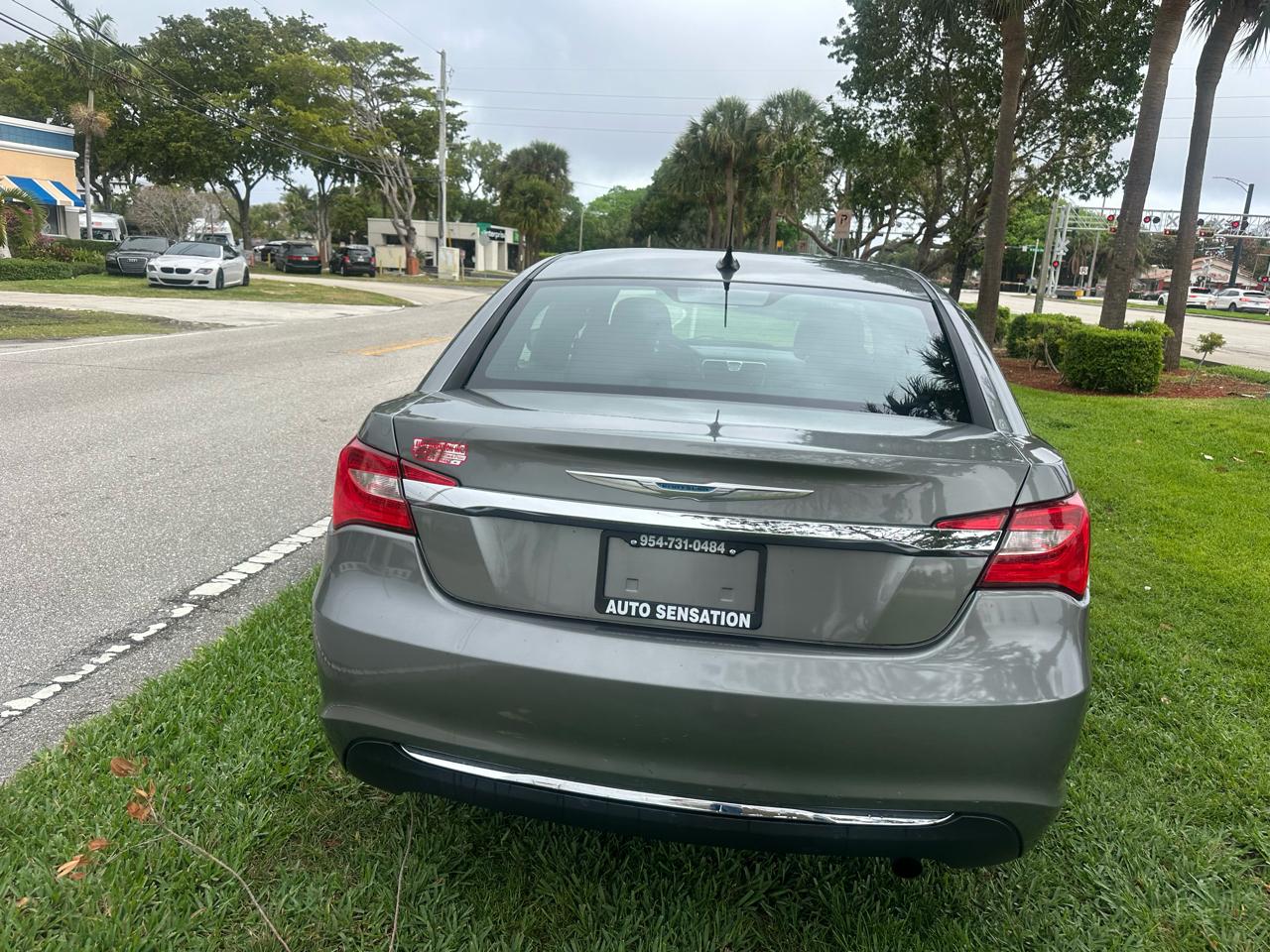 Chrysler 200 LX 2012