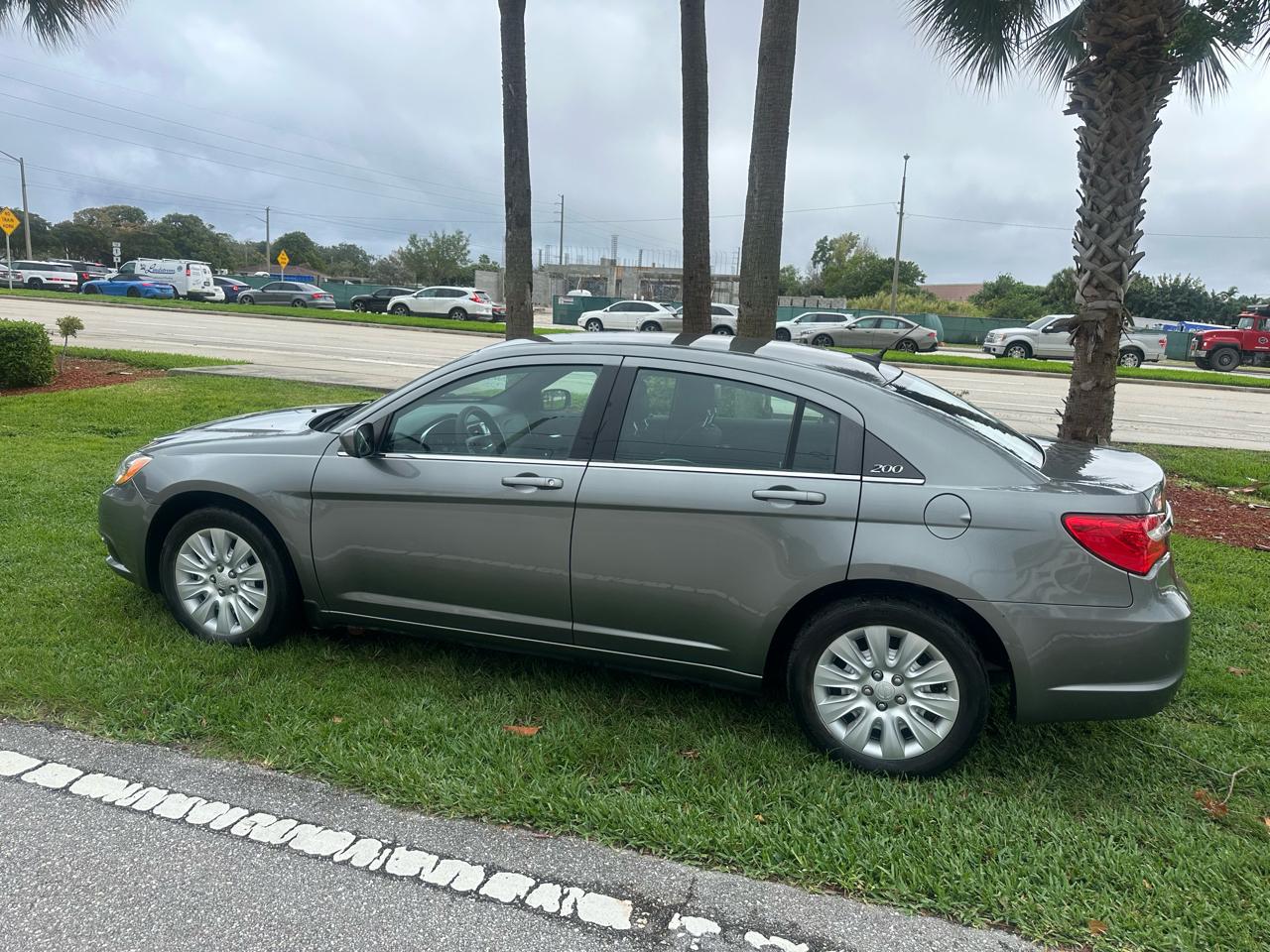 Chrysler 200 LX 2012