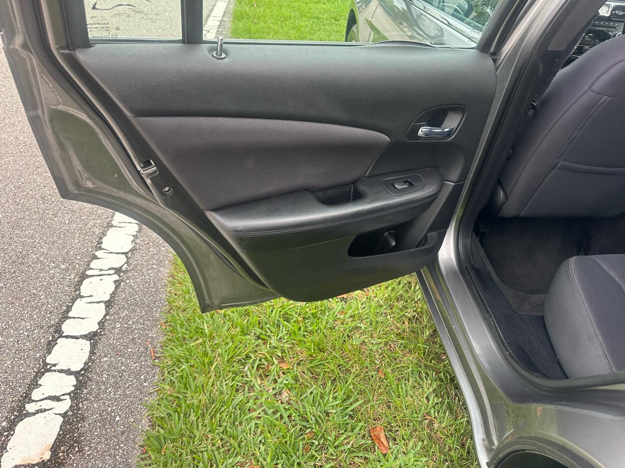 Chrysler 200 LX 2012