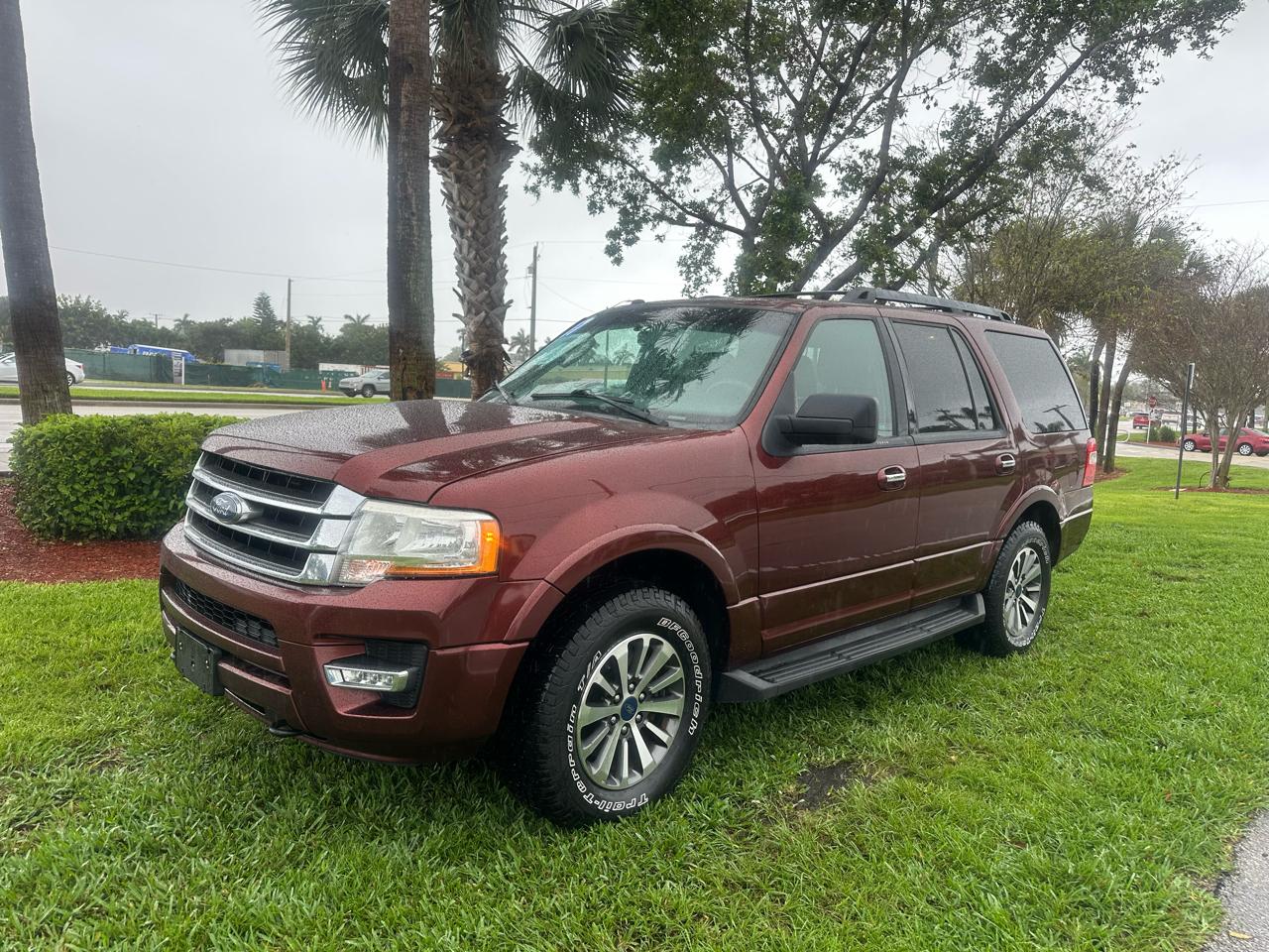 Ford Expedition 119" WB XLT 4WD 2017