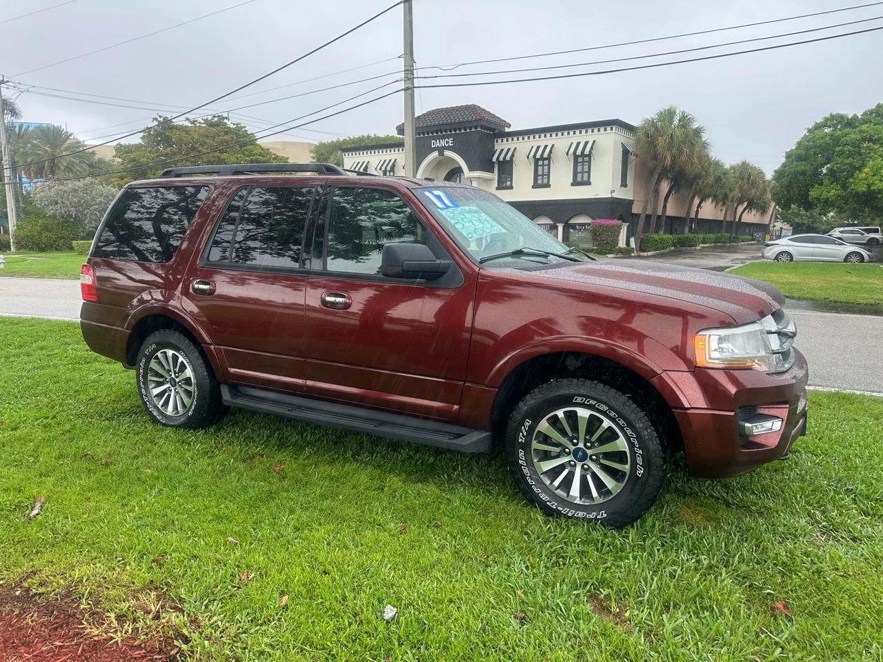 Ford Expedition 119" WB XLT 4WD 2017