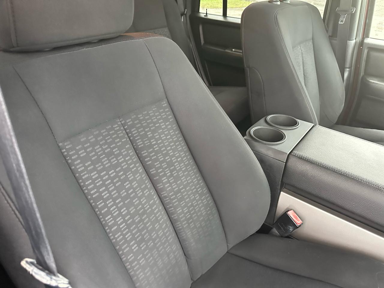 Ford Expedition 119" WB XLT 4WD 2017