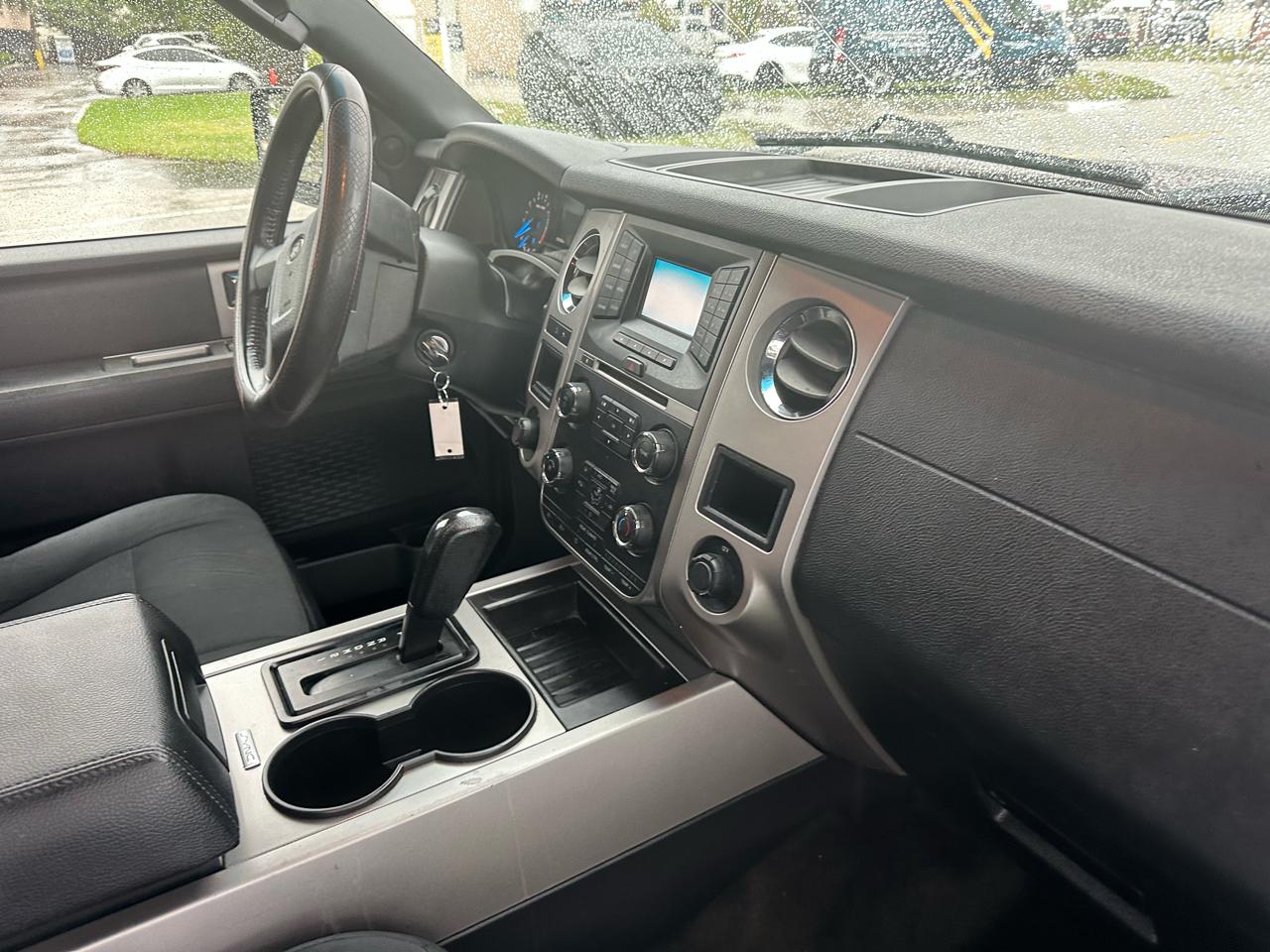 Ford Expedition 119" WB XLT 4WD 2017