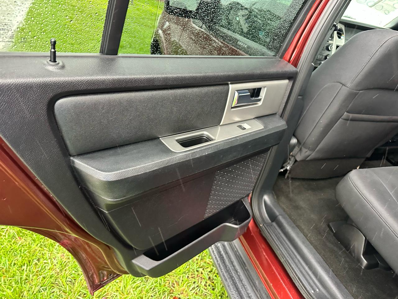 Ford Expedition 119" WB XLT 4WD 2017