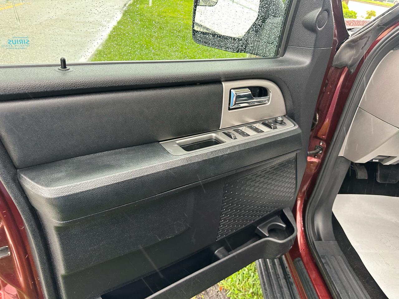 Ford Expedition 119" WB XLT 4WD 2017