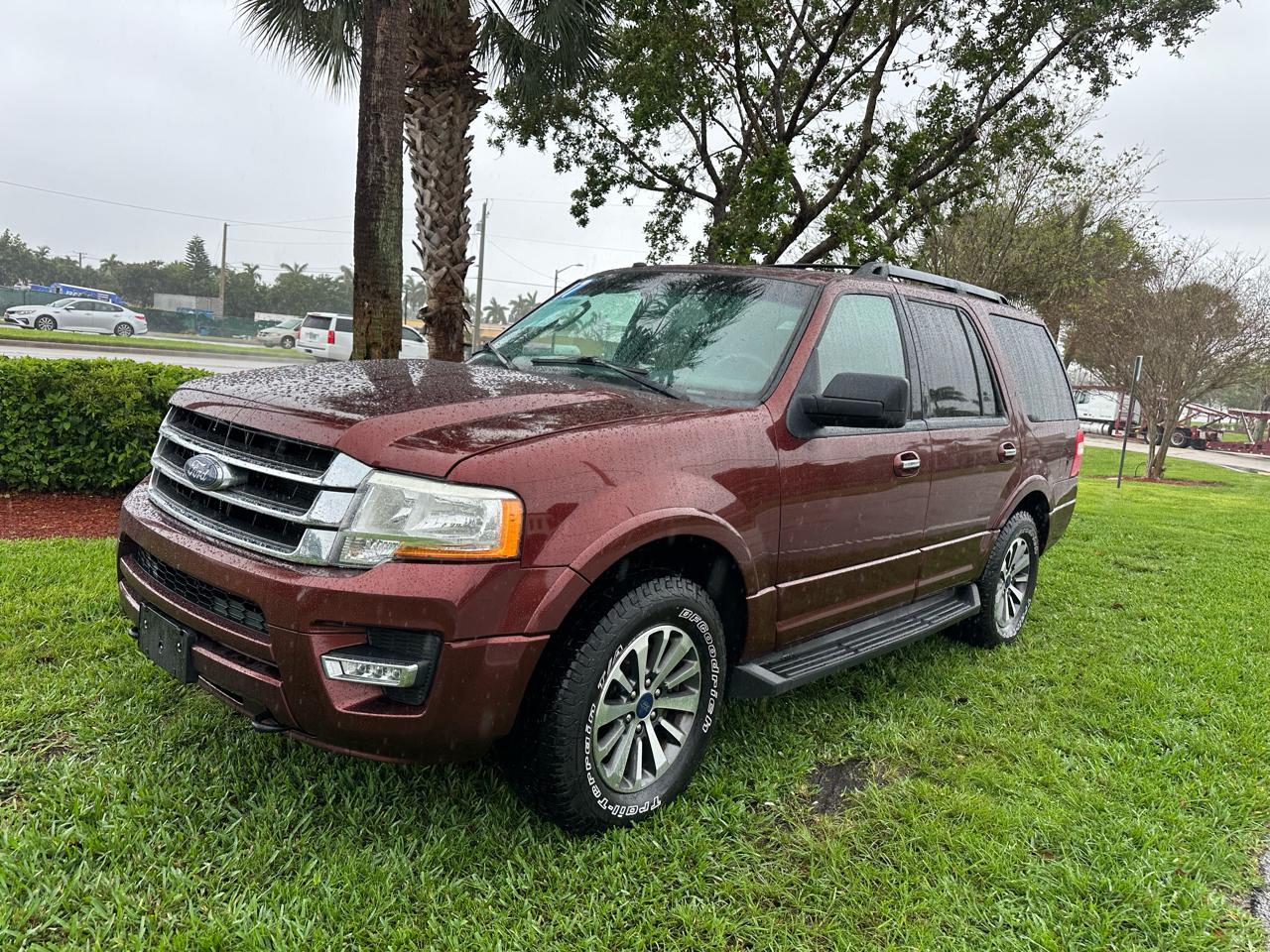 Ford Expedition 119" WB XLT 4WD 2017