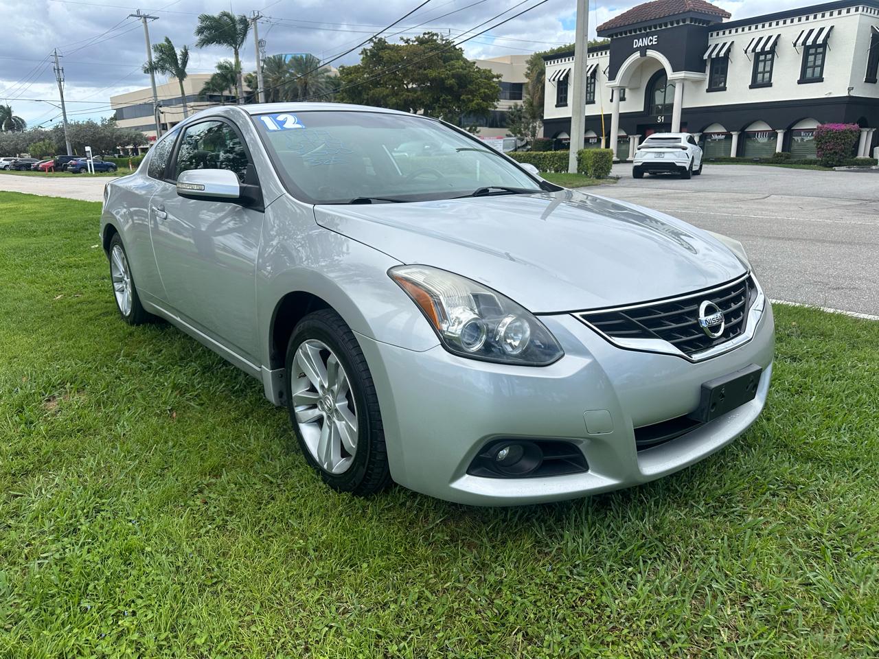 Nissan Altima 2.5 S 6M/T Coupe 2012
