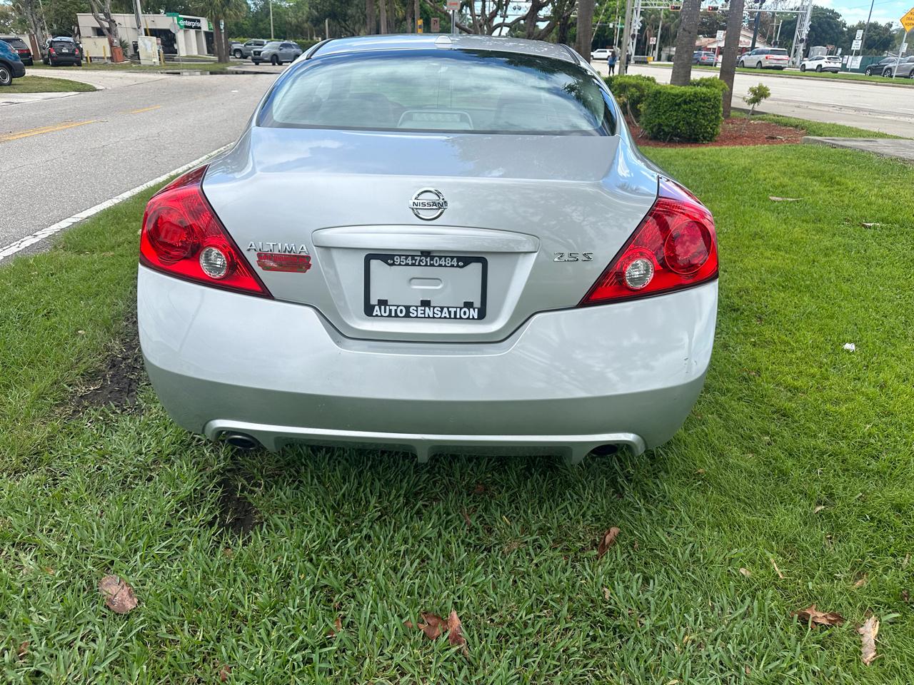 Nissan Altima 2.5 S 6M/T Coupe 2012
