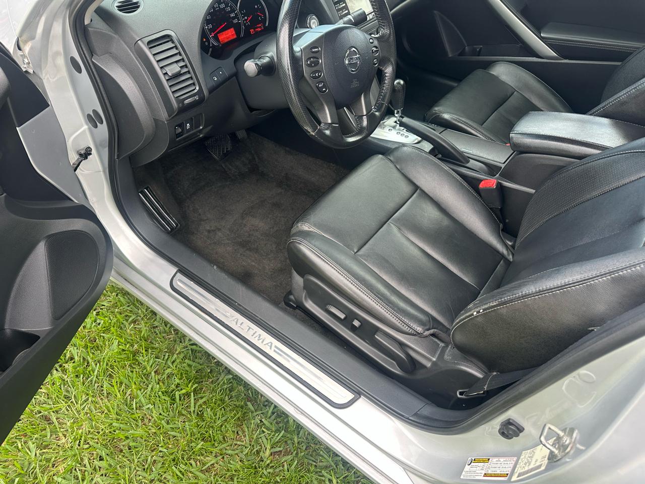 Nissan Altima 2.5 S 6M/T Coupe 2012