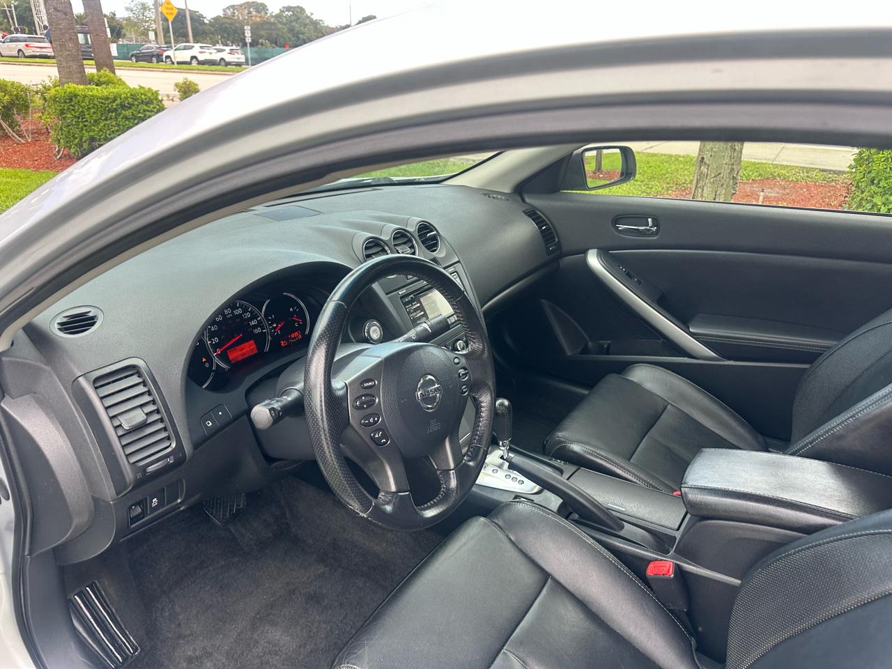 Nissan Altima 2.5 S 6M/T Coupe 2012