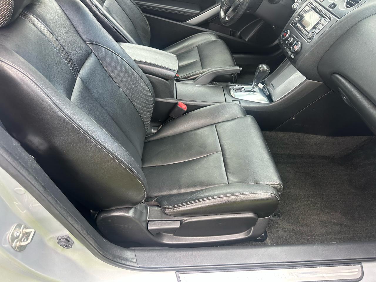 Nissan Altima 2.5 S 6M/T Coupe 2012