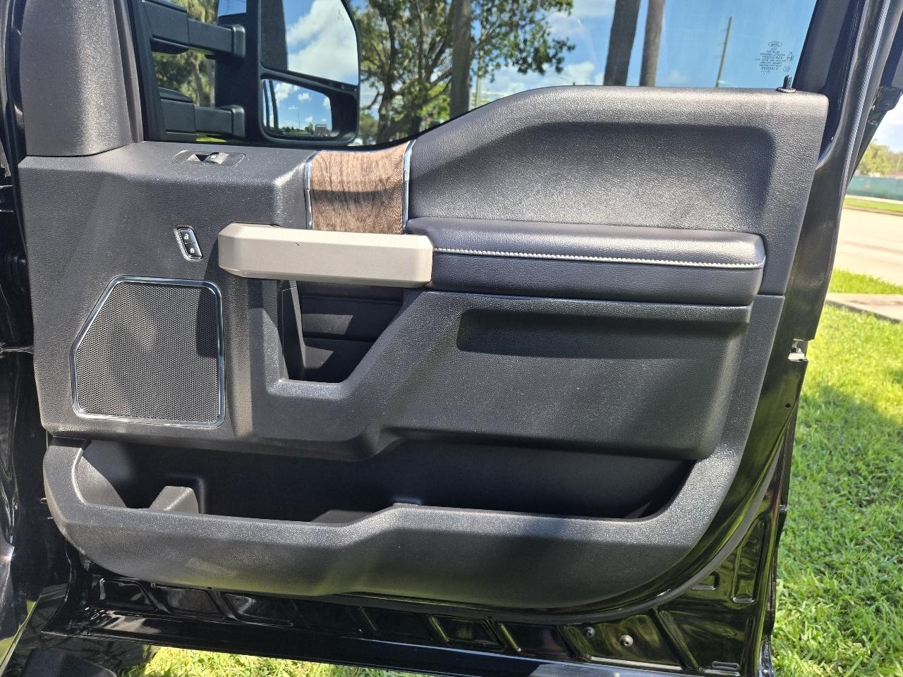 Ford F-350 SD King Ranch Crew Cab 4WD 2017