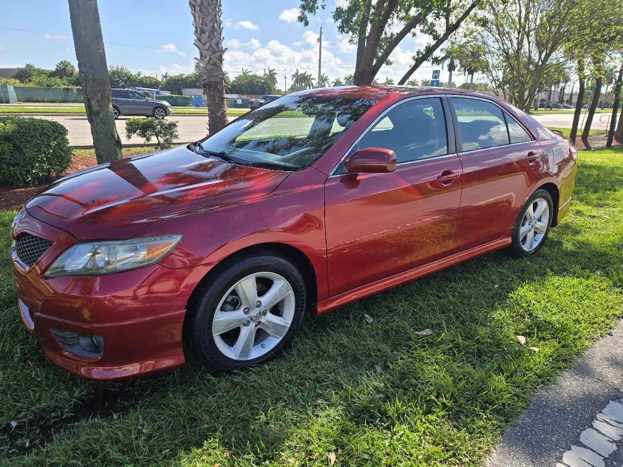 Toyota Camry Base 6-Spd AT 2011