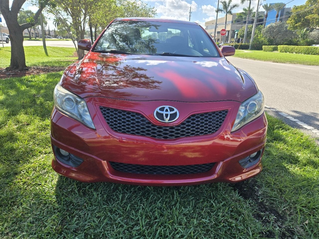 Toyota Camry Base 6-Spd AT 2011