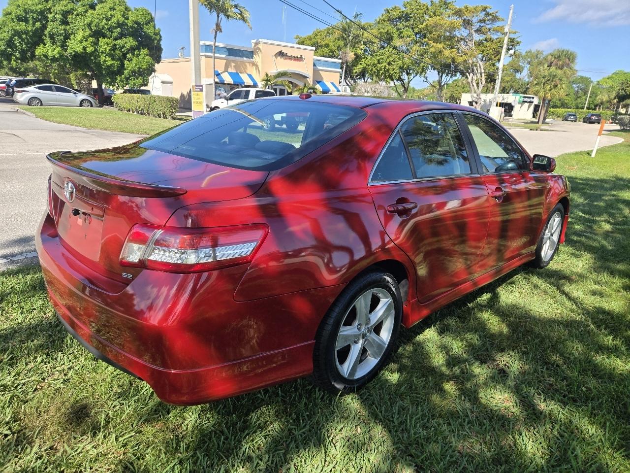 Toyota Camry Base 6-Spd AT 2011