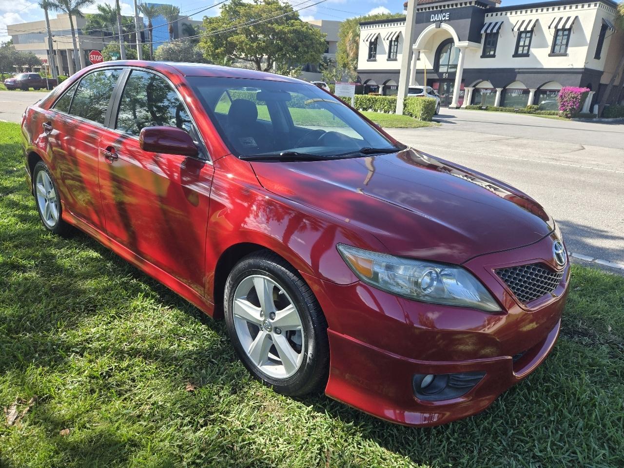 Toyota Camry Base 6-Spd AT 2011