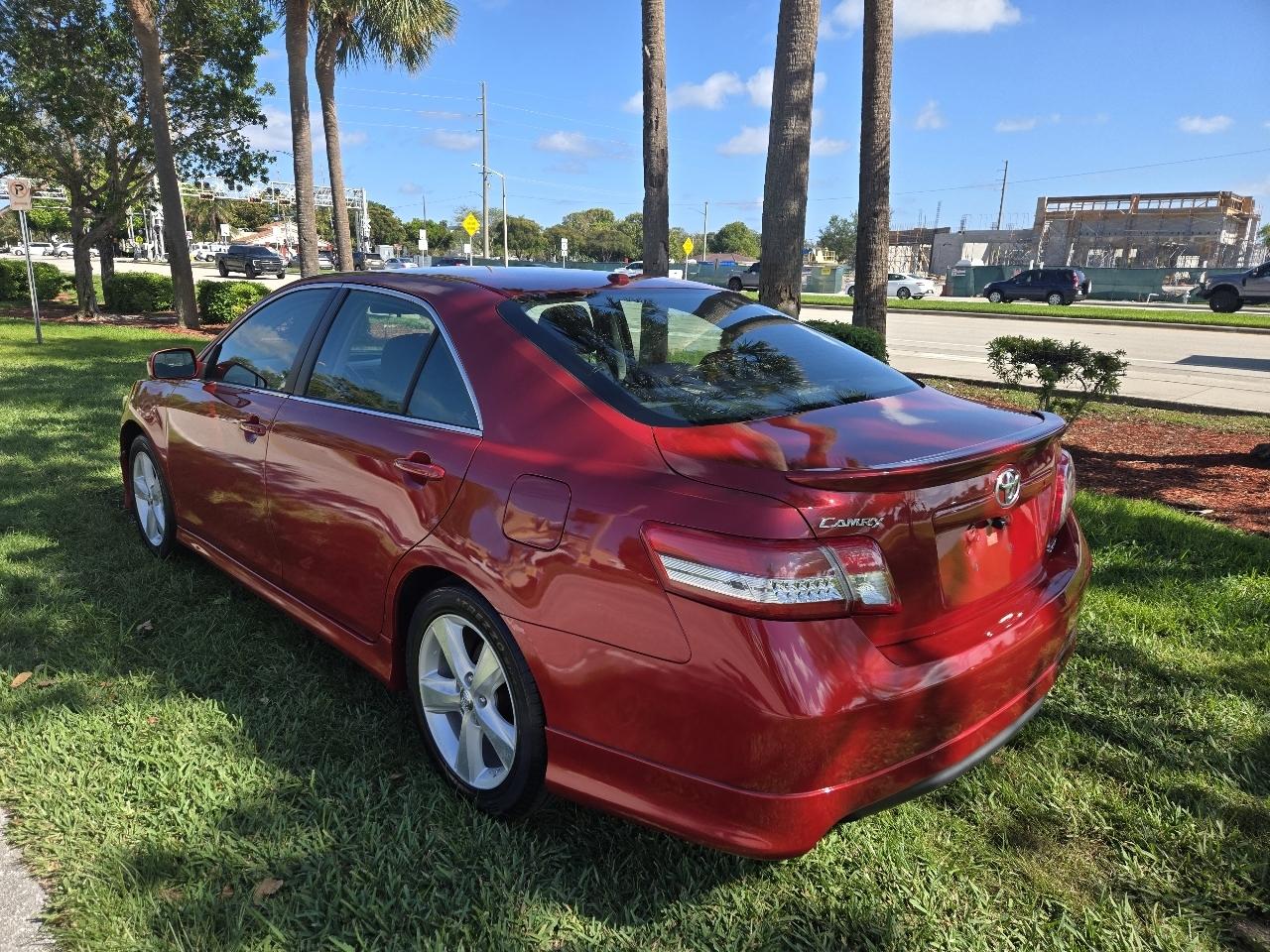 Toyota Camry Base 6-Spd AT 2011