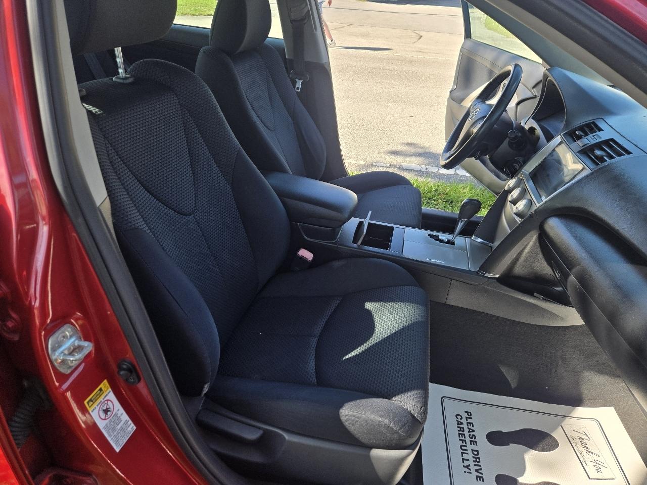 Toyota Camry Base 6-Spd AT 2011