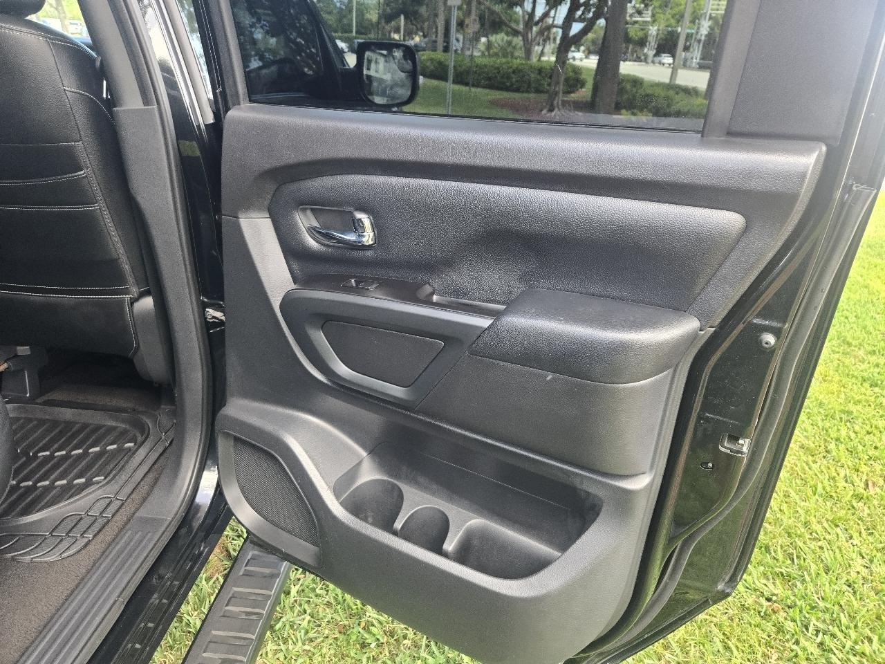 Nissan Titan S Crew Cab 2WD 2019