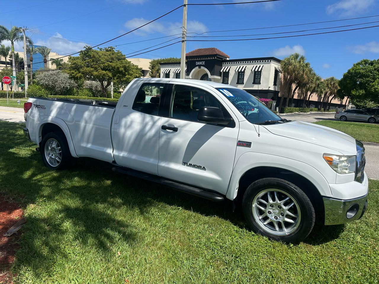 Toyota Tundra 2WD CrewMax 145.7" 5.7L SR5 (Natl) 2010